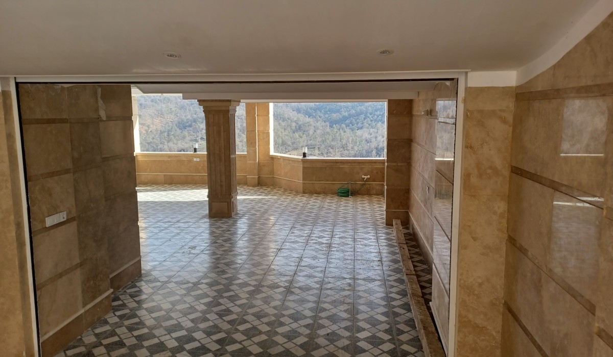 پارکینگ عمارت لاکچری- لفور