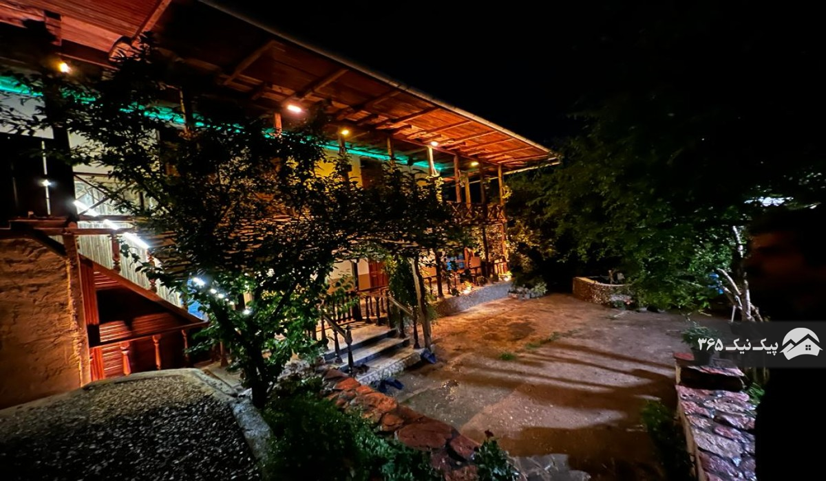 حیاط روستایی بابل نزدیک جنگل