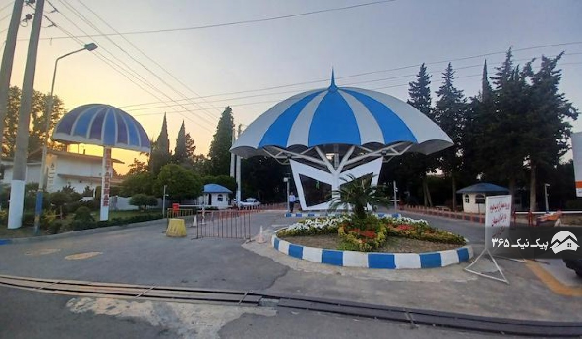در اول شهرک دریاکنار